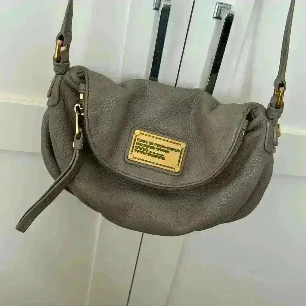 Marc by Marc Jacob’s medium size tan/beige crossbody - Picture 2 of 11